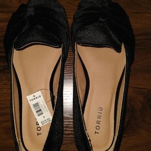 WOMEN'S FLATS BY TORRID SIZE 7